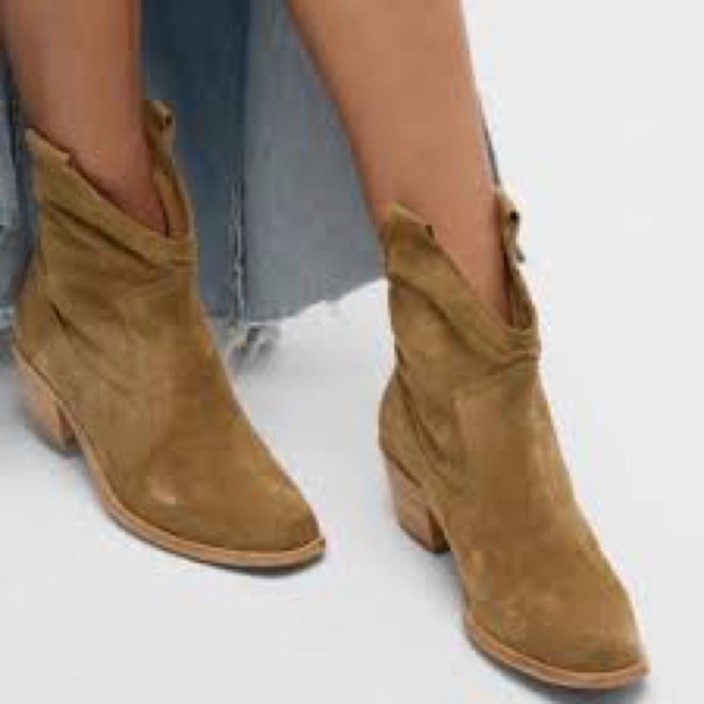 Pedro Garcia NWOT Bristol Suede Booties